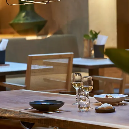 Portobay Teatro Hotel 4*