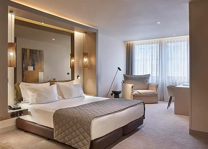 מלון Portobay Teatro 4*