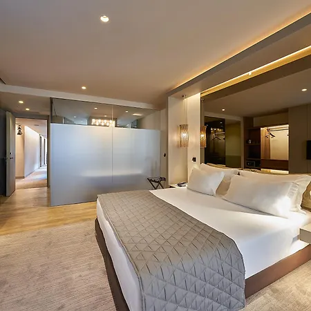 Portobay Teatro Hotel 4*